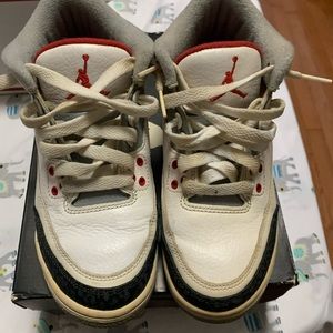Fire red 3s size 4y 2013 release
